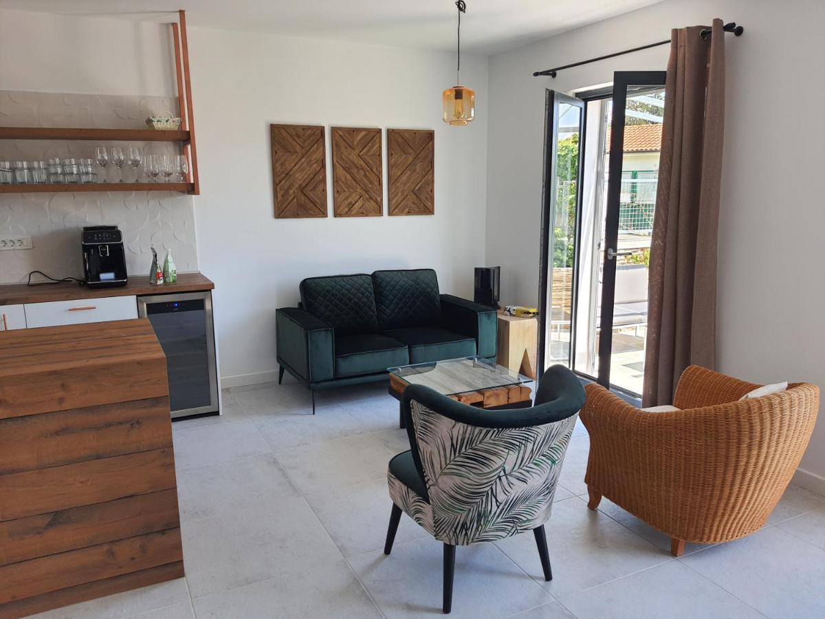 Apartments Krista Medveja Luaran gambar