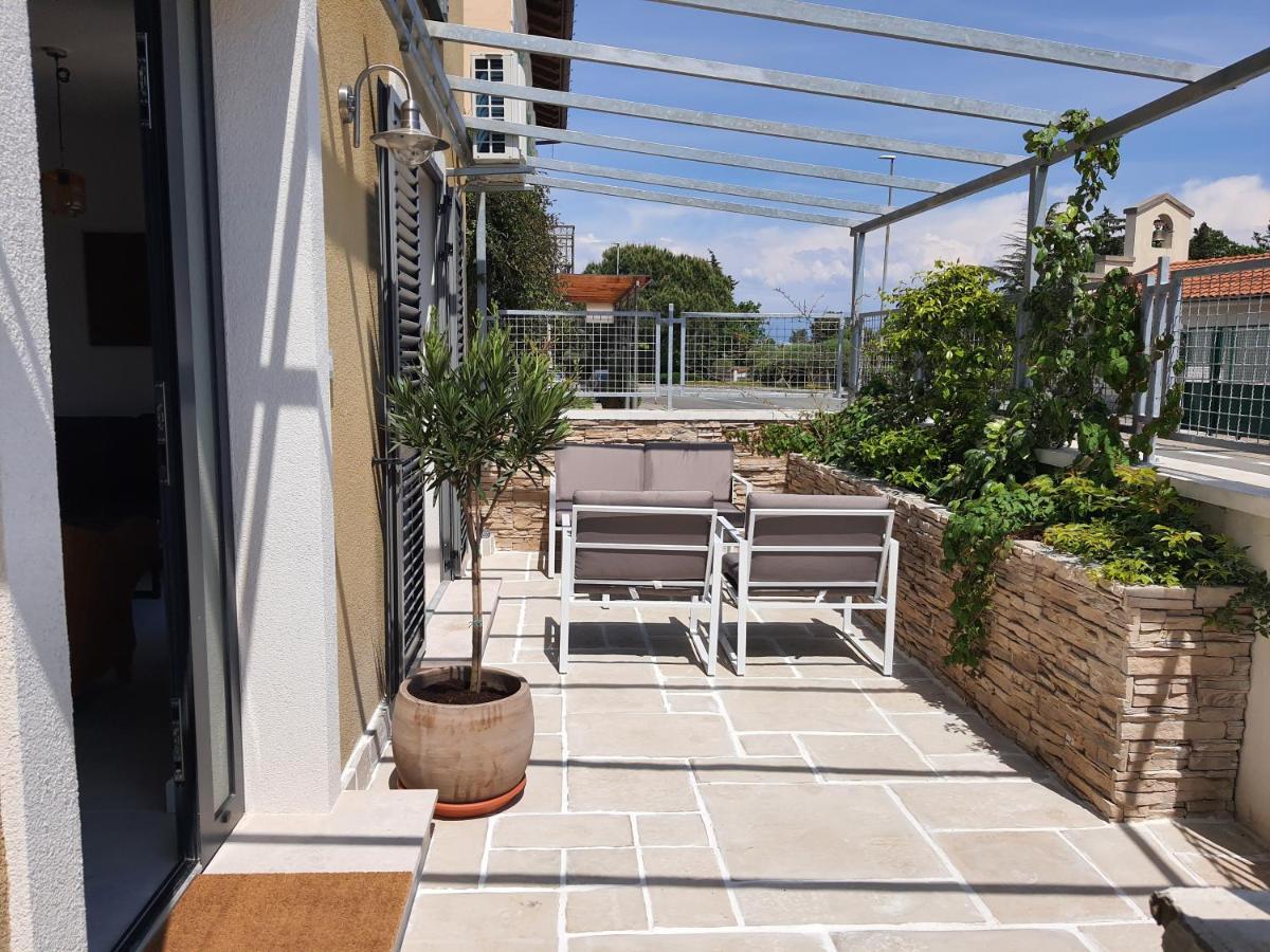Apartments Krista Medveja Luaran gambar